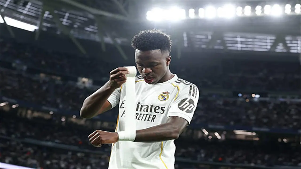 تطورات حاسمة.. فينيسيوس جونيور بين تشيلسي والدوري السعودي مع ريال مدريد 2025